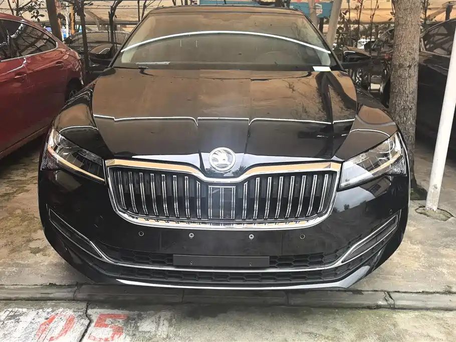 SKODA SUPERB 2019