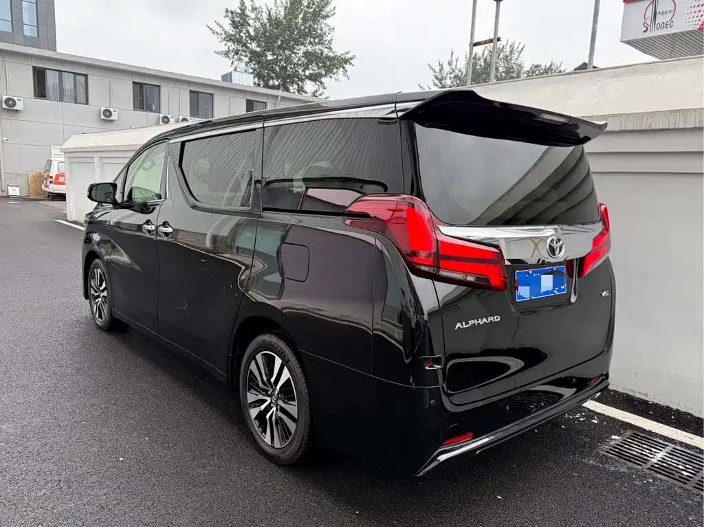 TOYOTA ALPHARD 2018