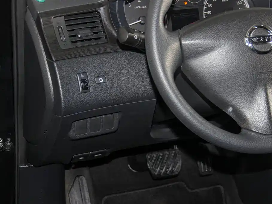 NISSAN TIIDA TIIDA 2015
