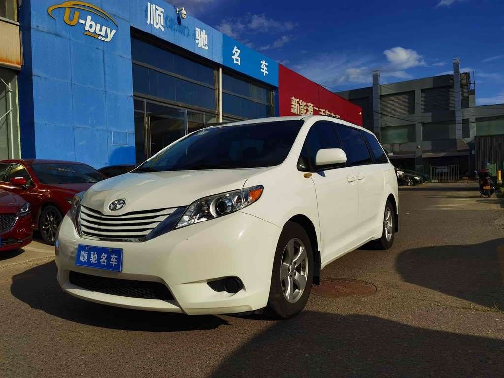 TOYOTA SIENNA 2015