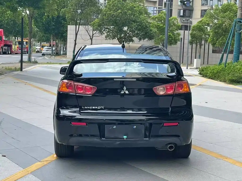 MITSUBISHI LANCER EX 2013