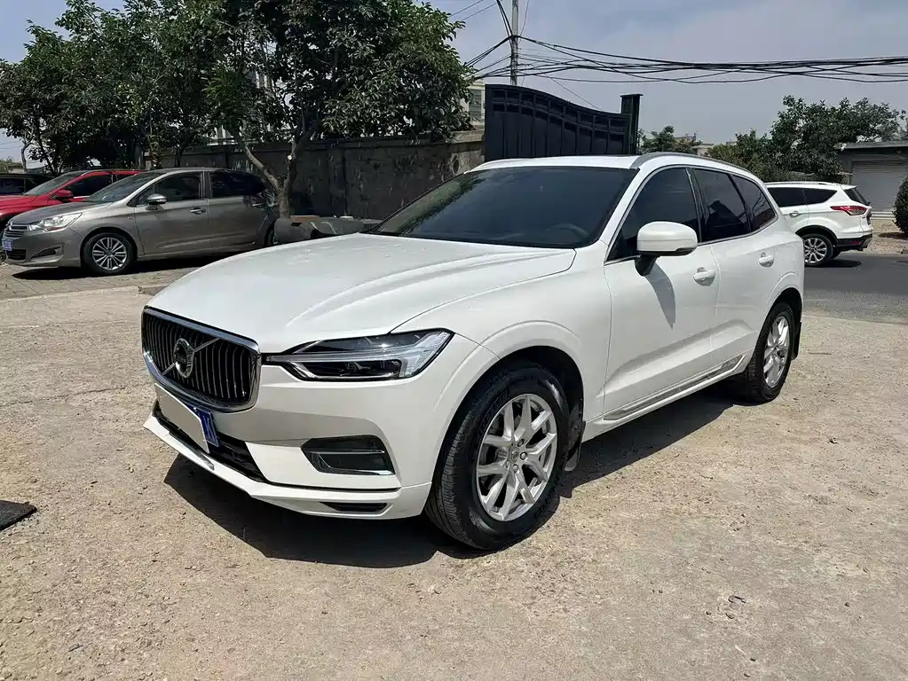 VOLVO XC60 2018