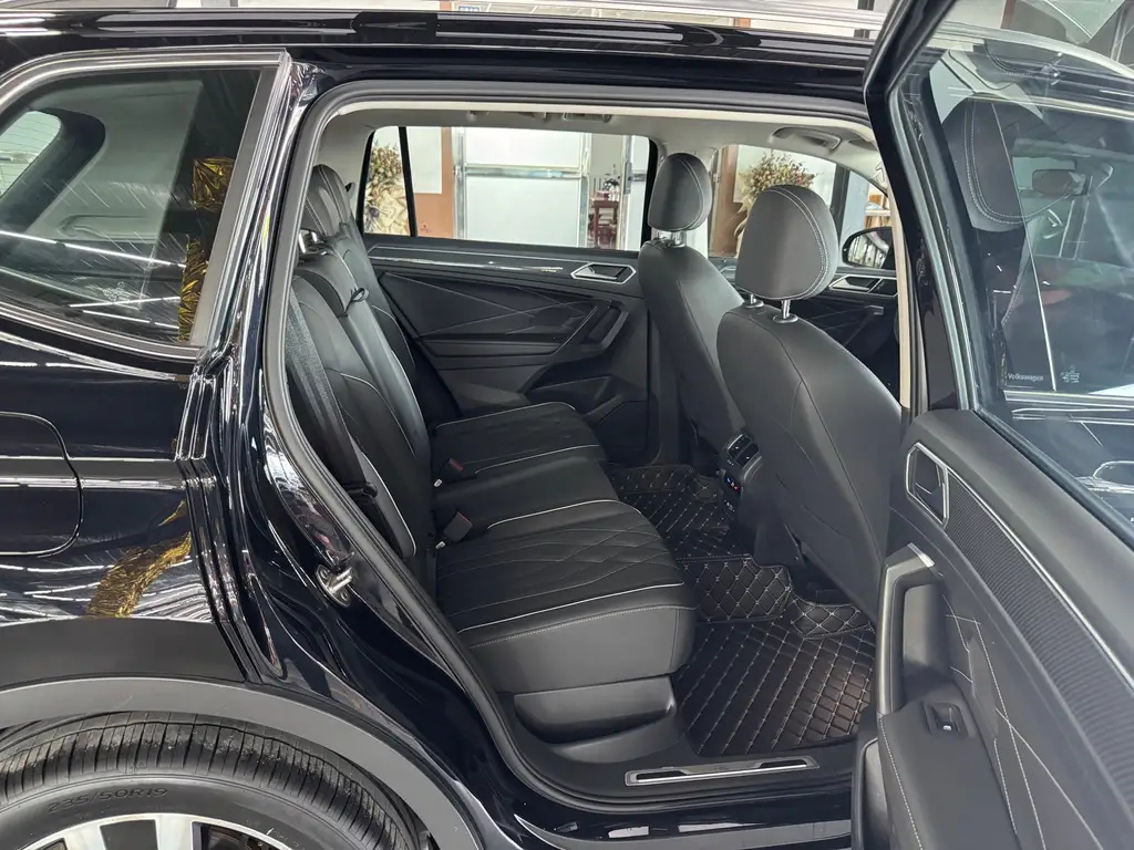 VOLKSWAGEN TIGUAN L 2022