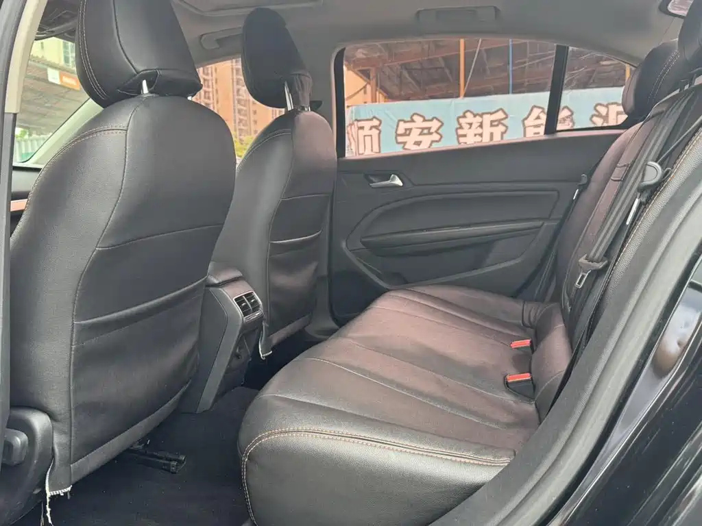 PEUGEOT 408 2018