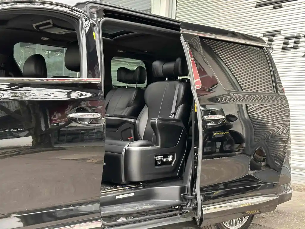 TOYOTA ALPHARD 2011