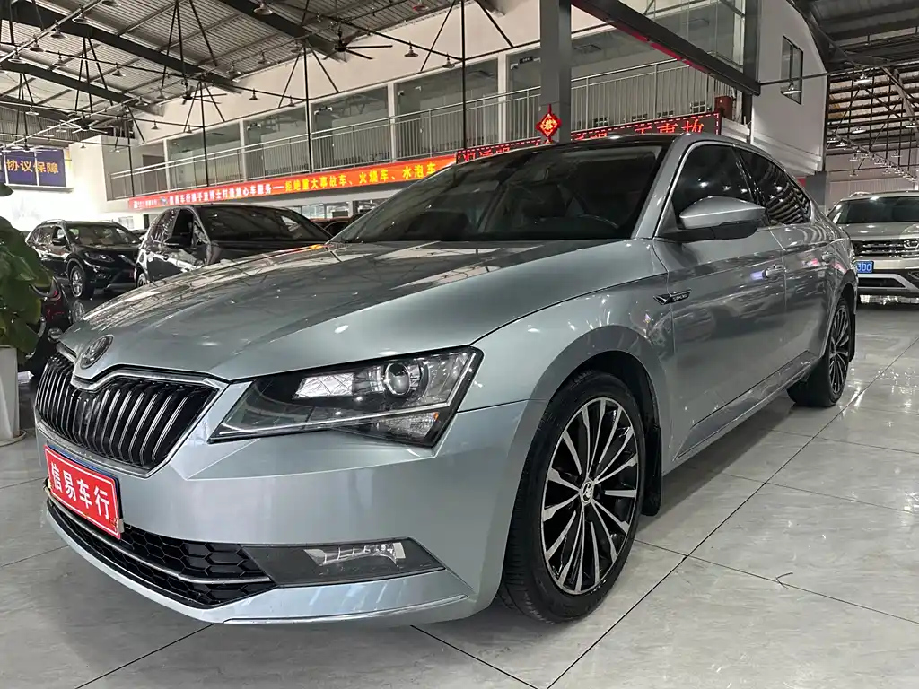 SKODA SUPERB 2016