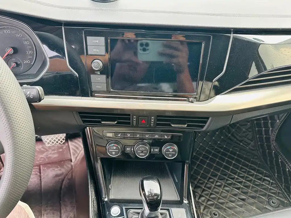VOLKSWAGEN PASSAT 2019