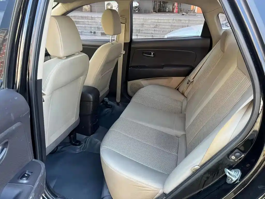 HYUNDAI CELESTA 2015