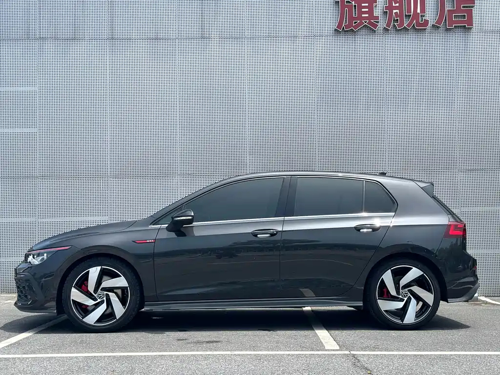 VOLKSWAGEN GOLF GTI 2021