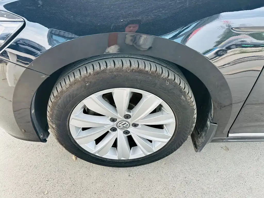 VOLKSWAGEN PASSAT 2019