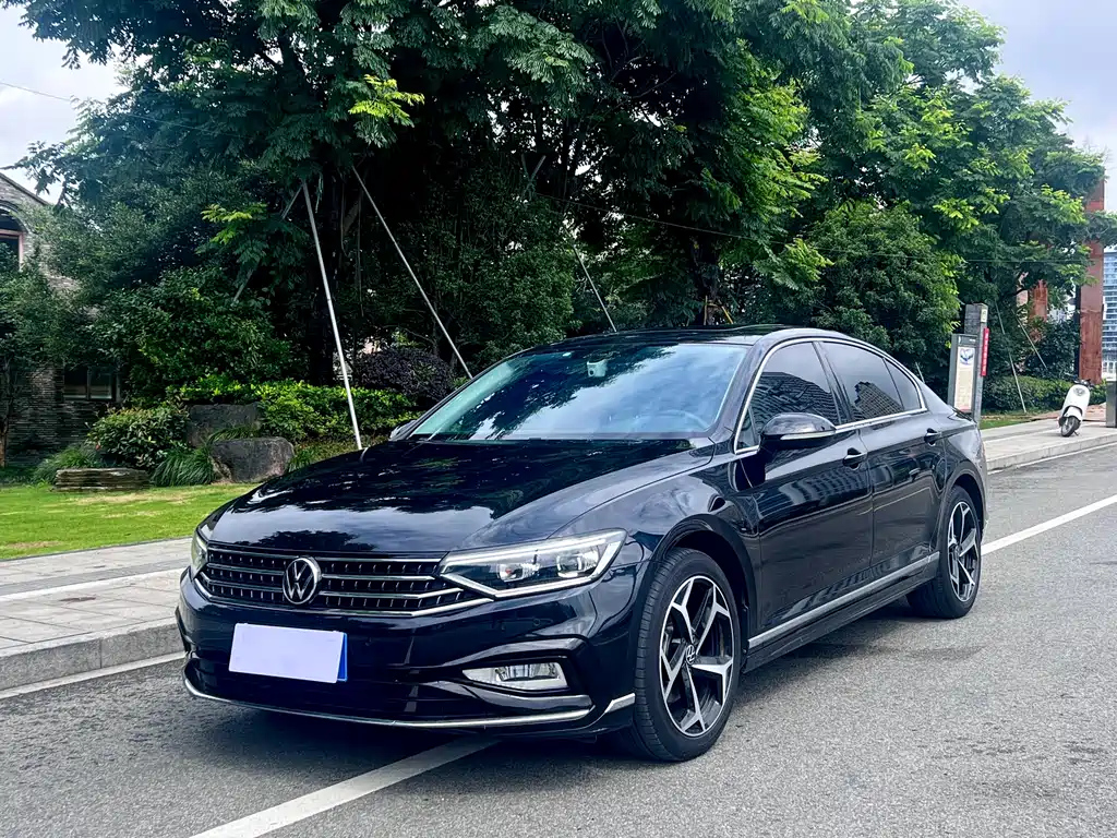 VOLKSWAGEN MAGOTAN 2023