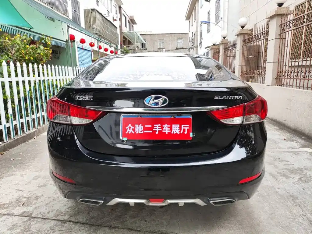 HYUNDAI ELANTRA 2015