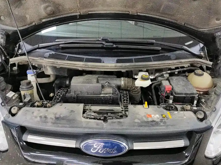 FORD TOUREO 2017