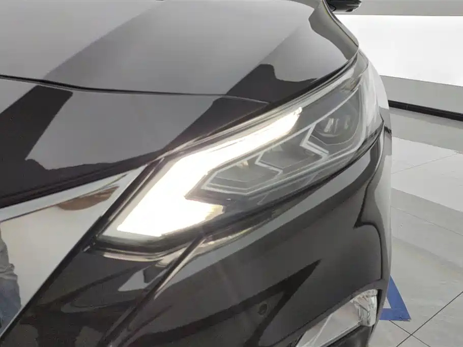 NISSAN TEANA 2021