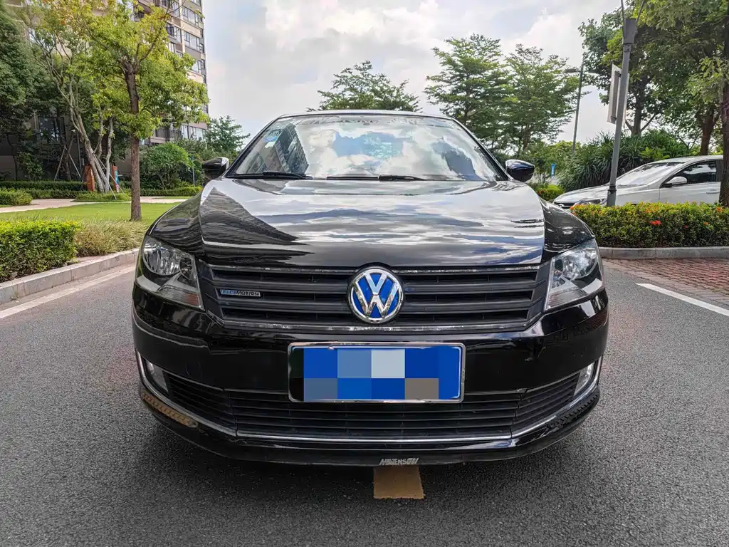 VOLKSWAGEN LAVIDA 2015