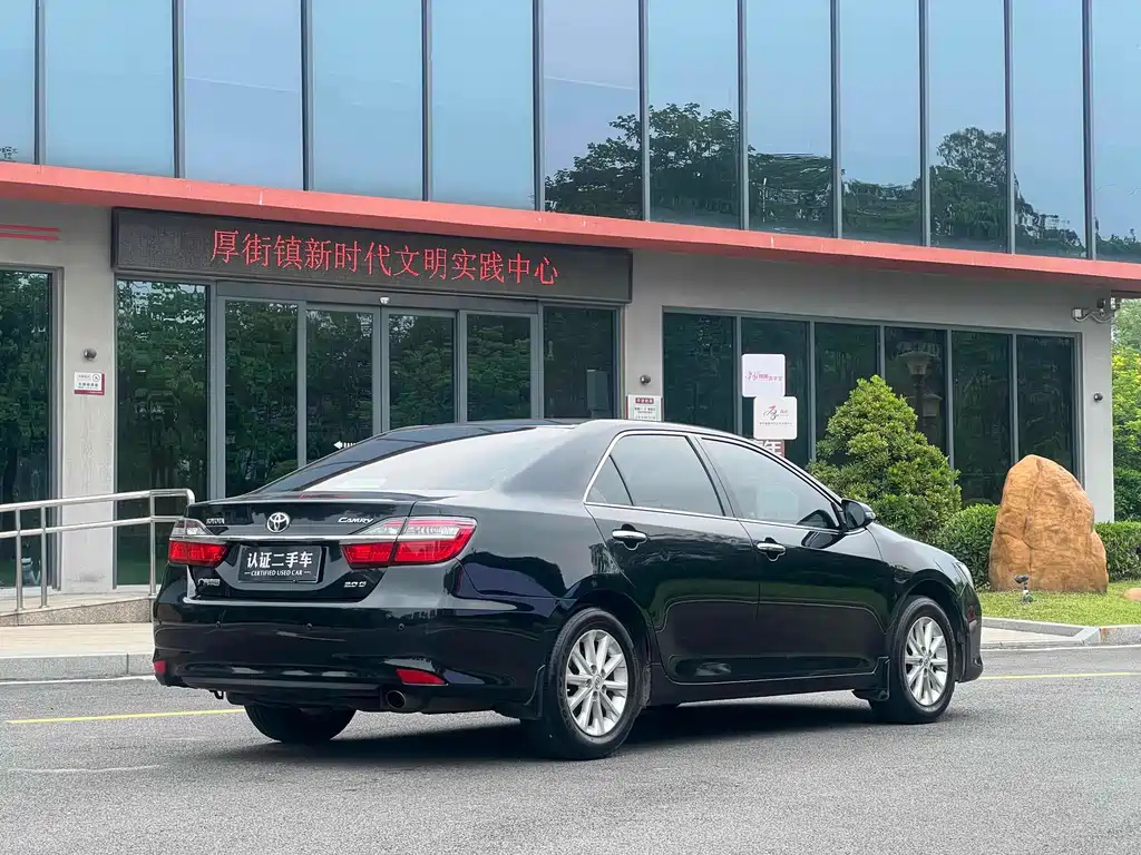 TOYOTA CAMRY 2016