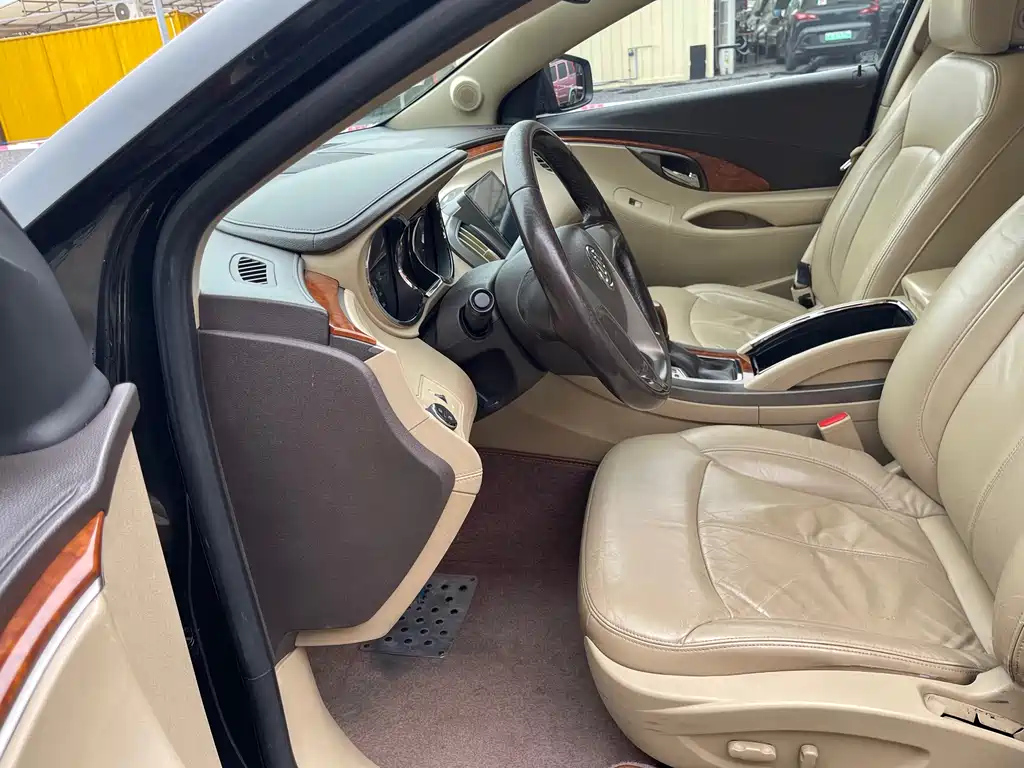 BUICK LACROSSE 2012