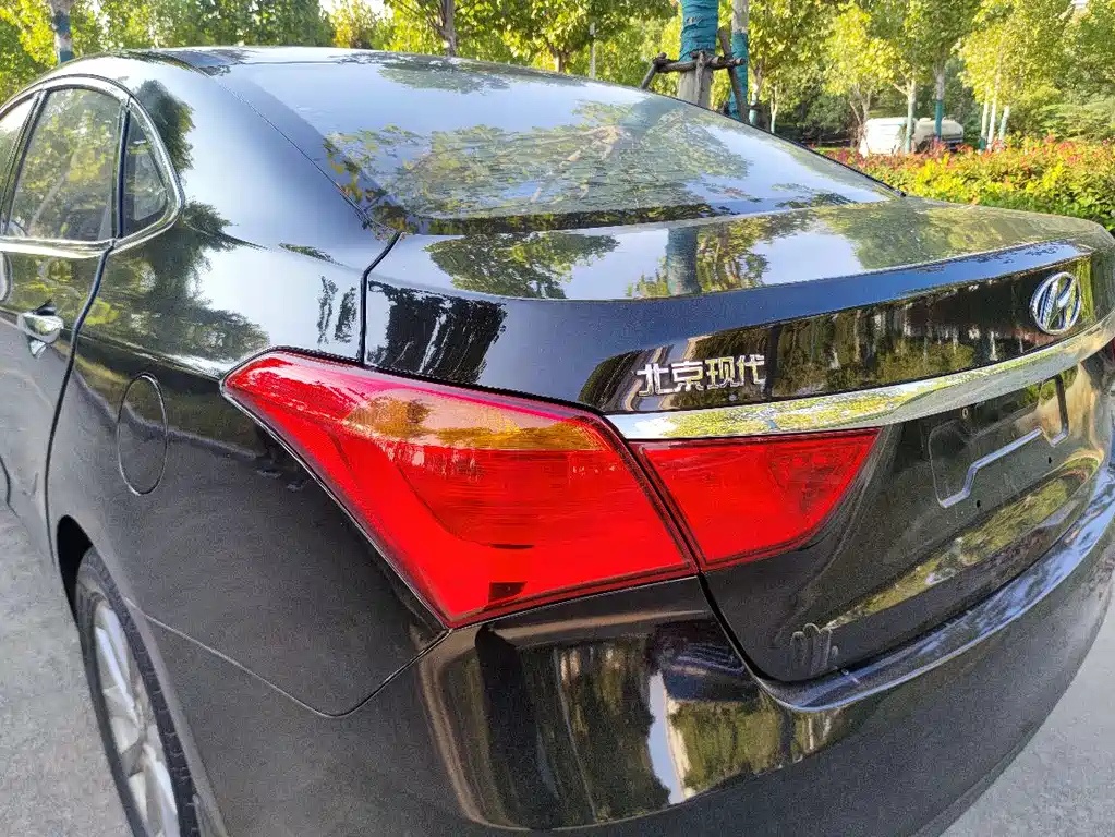 HYUNDAI MISTRA 2015