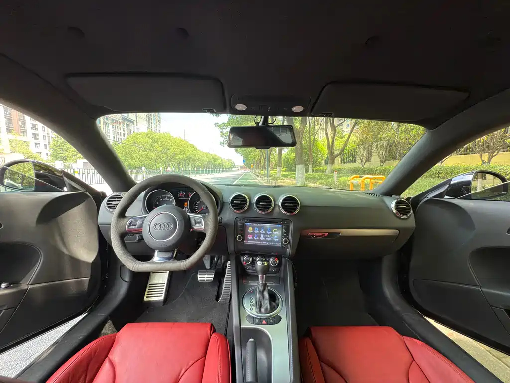 AUDI TT 2011