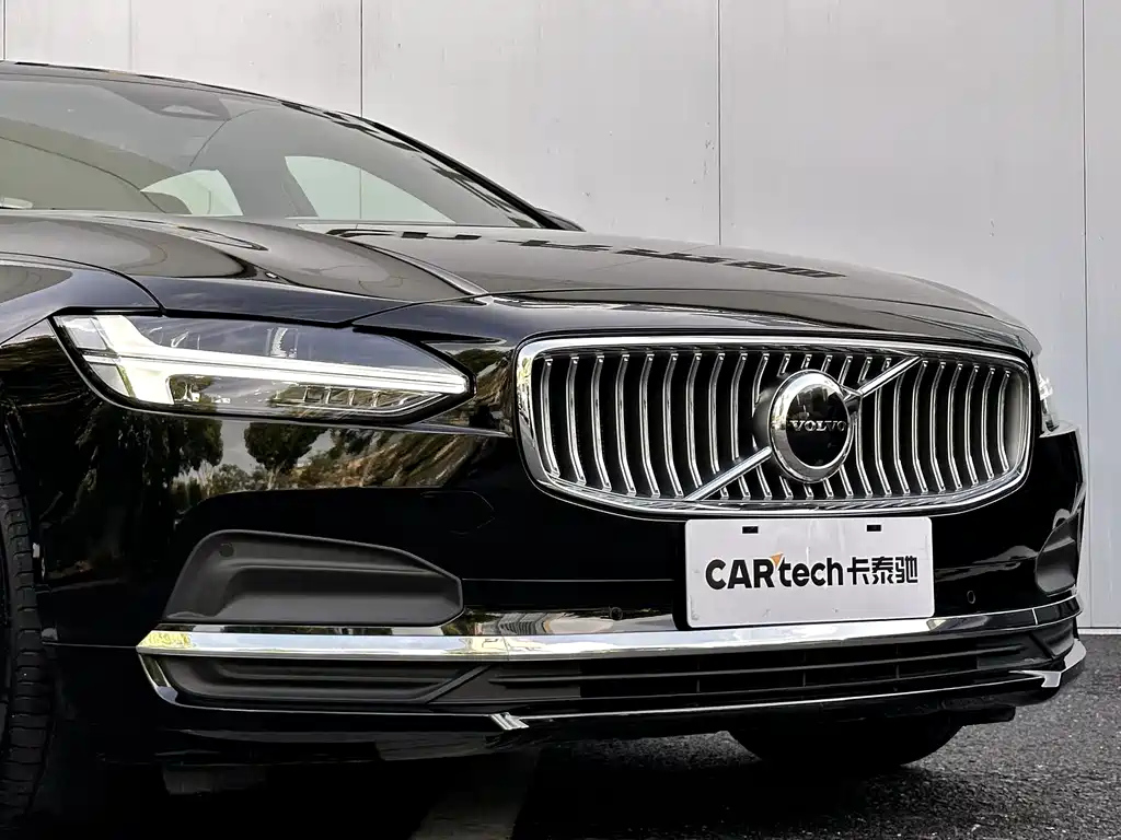 VOLVO S90 2024