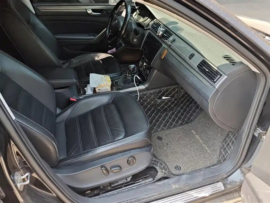 VOLKSWAGEN PASSAT 2016