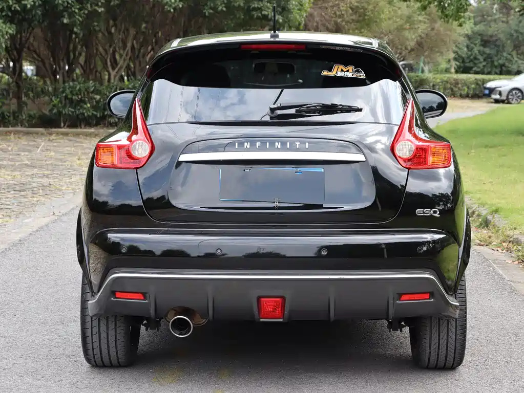 INFINITI ESQ 2017
