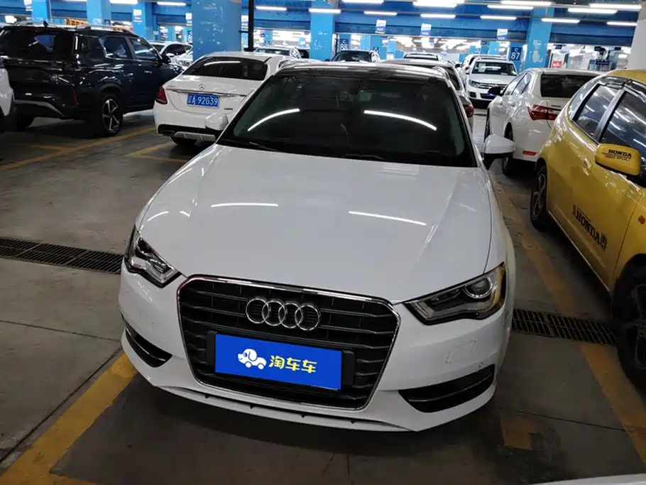 AUDI A3 2015