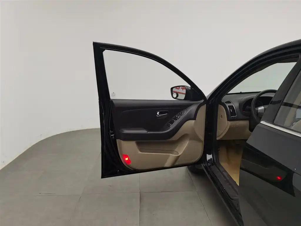 HYUNDAI CELESTA 2011