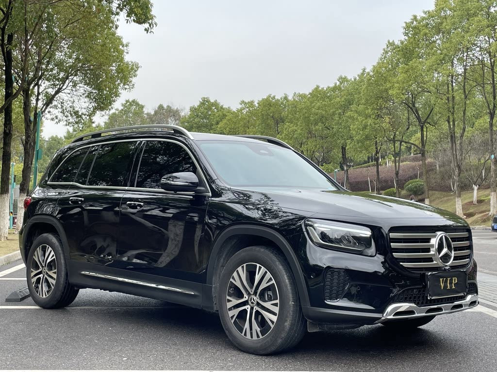 MERCEDES BENZ GLB 2024
