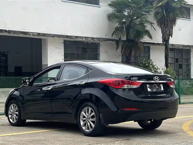 HYUNDAI ELANTRA 2012