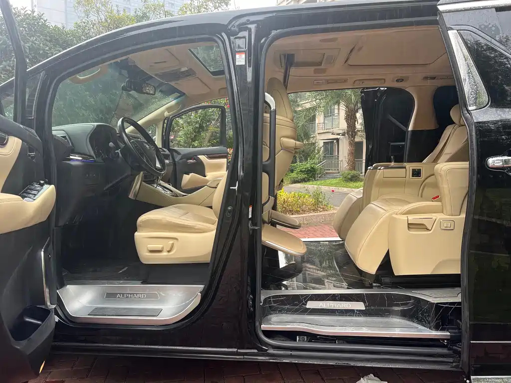 TOYOTA ALPHARD 2019