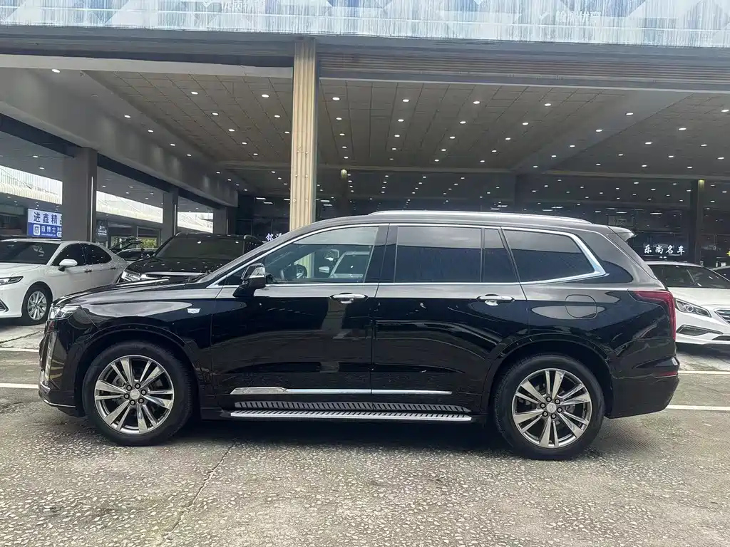 CADILLAC XT6 2021