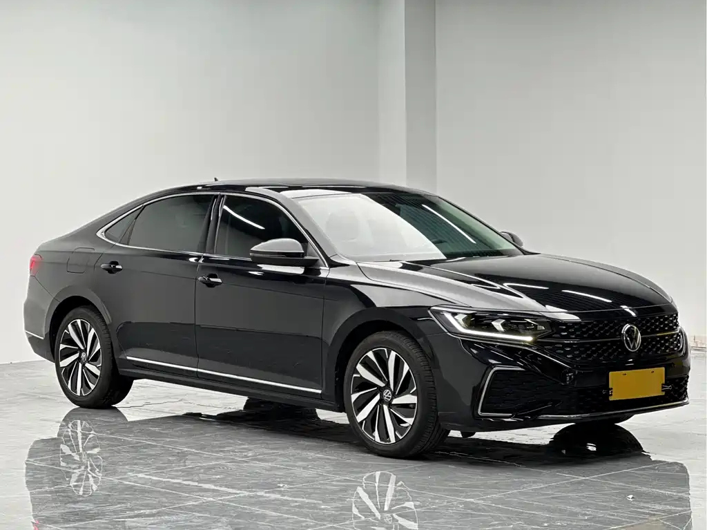 VOLKSWAGEN PASSAT 2022