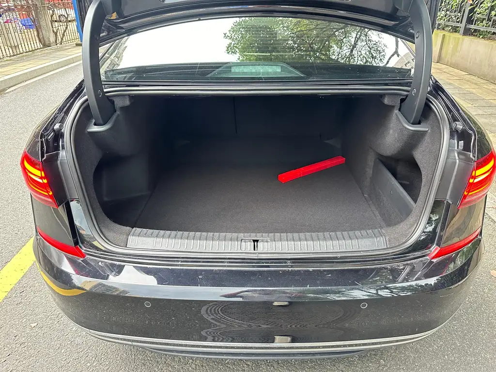 VOLKSWAGEN PASSAT 2021