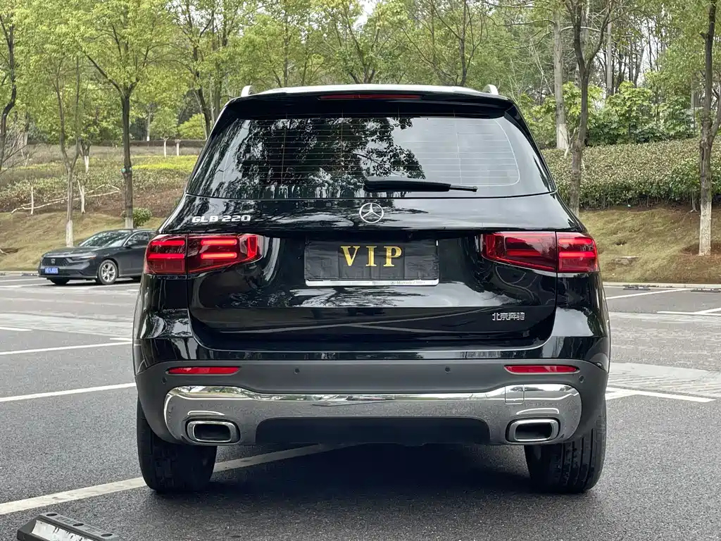 MERCEDES BENZ GLB 2024