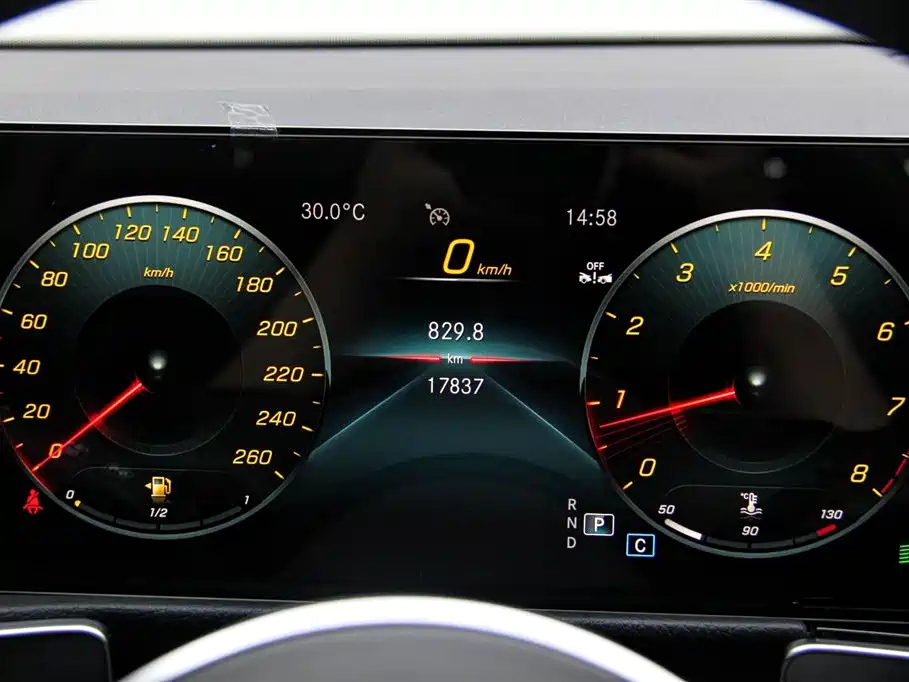 MERCEDES BENZ GLB 2023