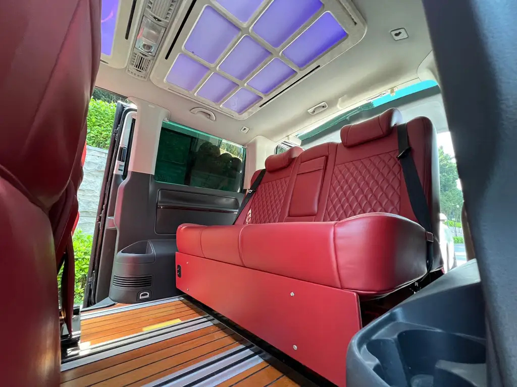 VOLKSWAGEN MULTIVAN 2012