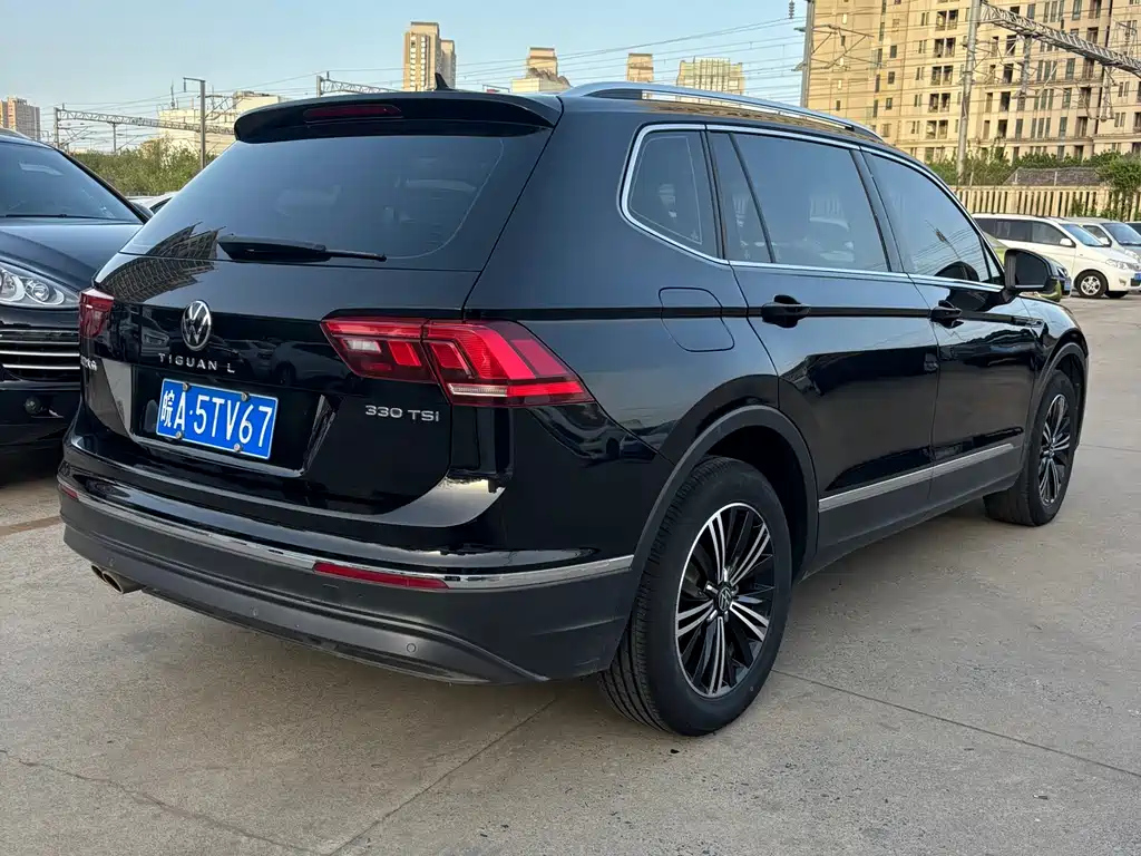 VOLKSWAGEN TIGUAN L 2021