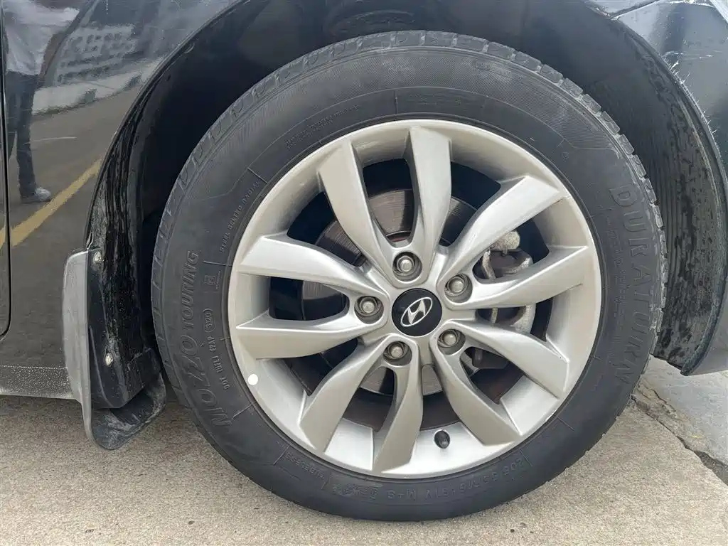 HYUNDAI ELANTRA 2012