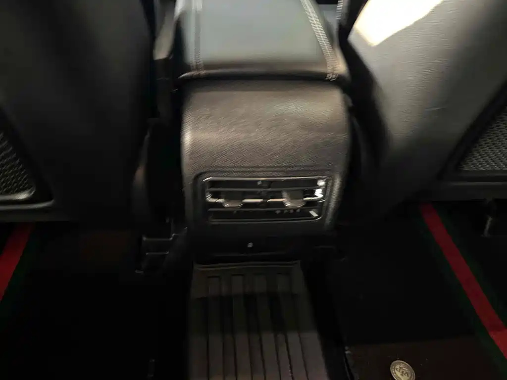 LINCOLN ADVENTURER 2021