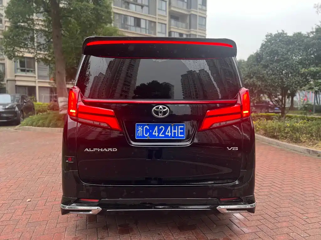 TOYOTA ALPHARD 2019