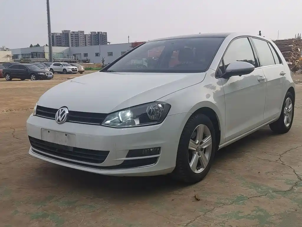VOLKSWAGEN GOLF 2015