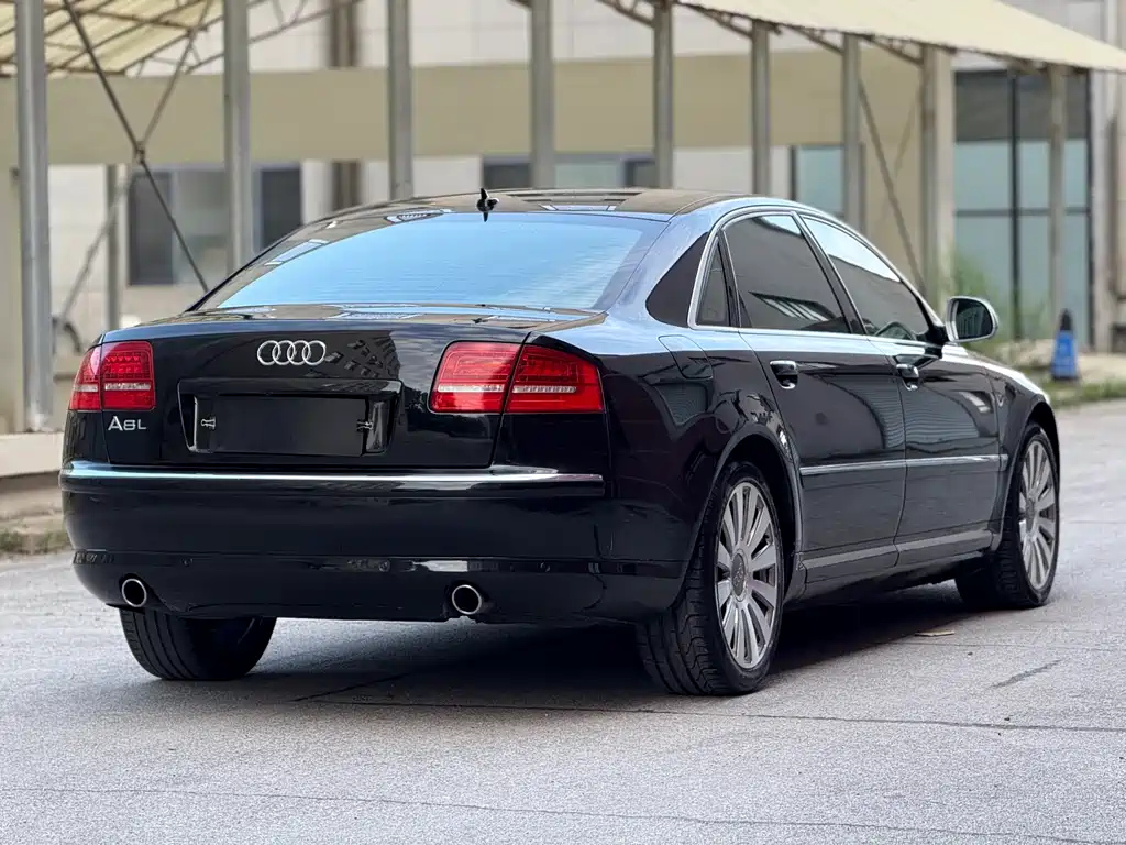 AUDI A8 2010