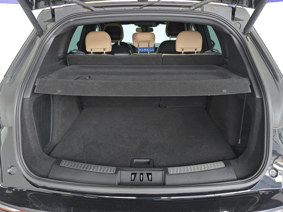 LINCOLN ADVENTURER 2022