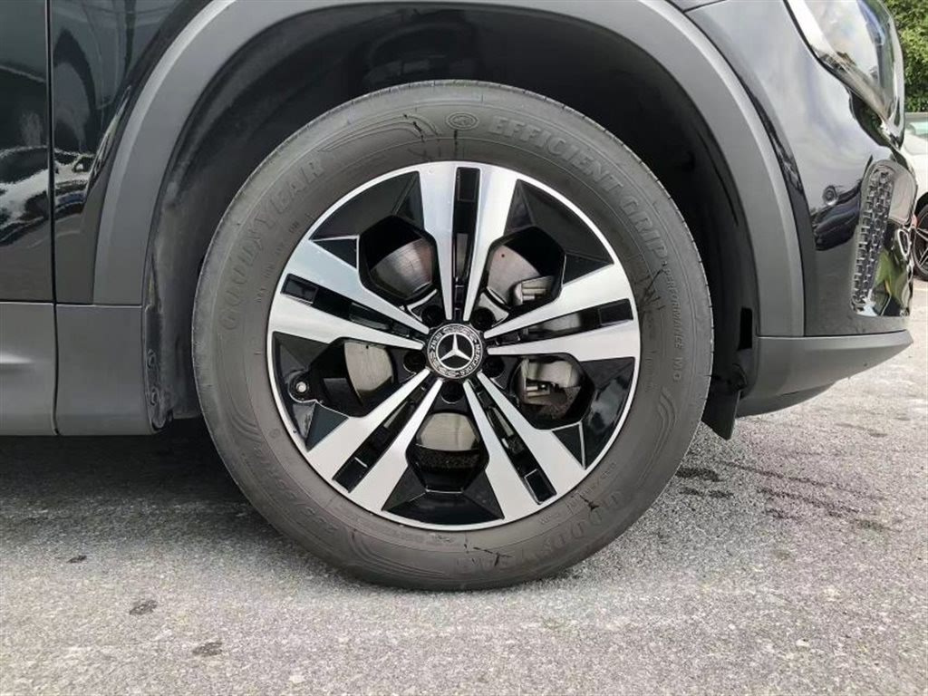 MERCEDES BENZ GLB 2024