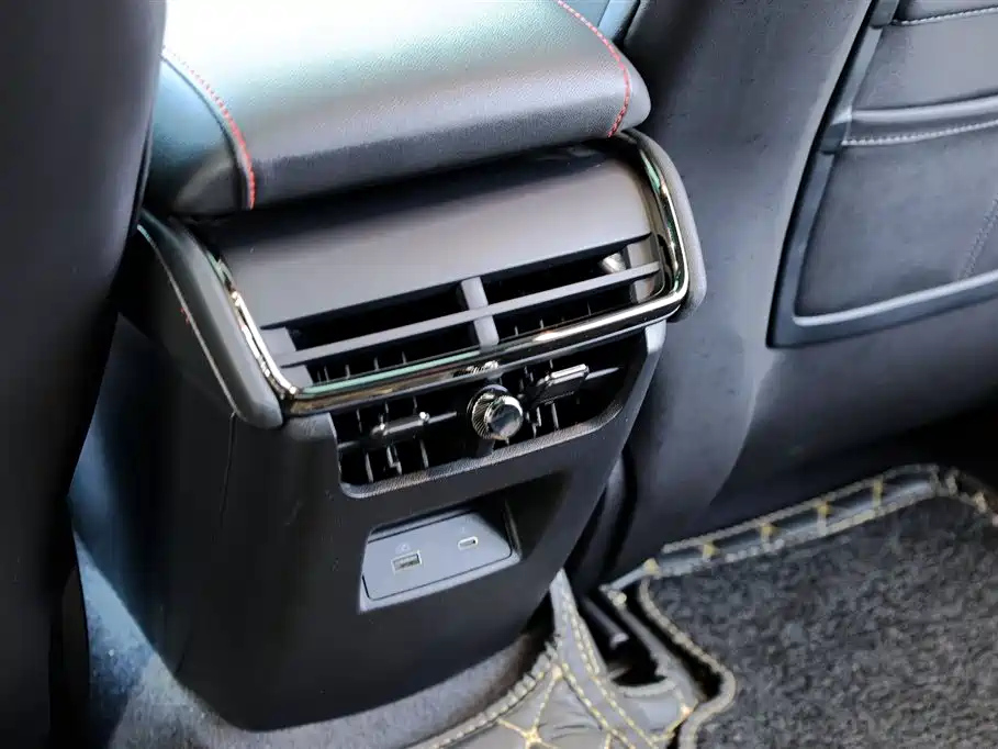 FORD MONDEO 2024