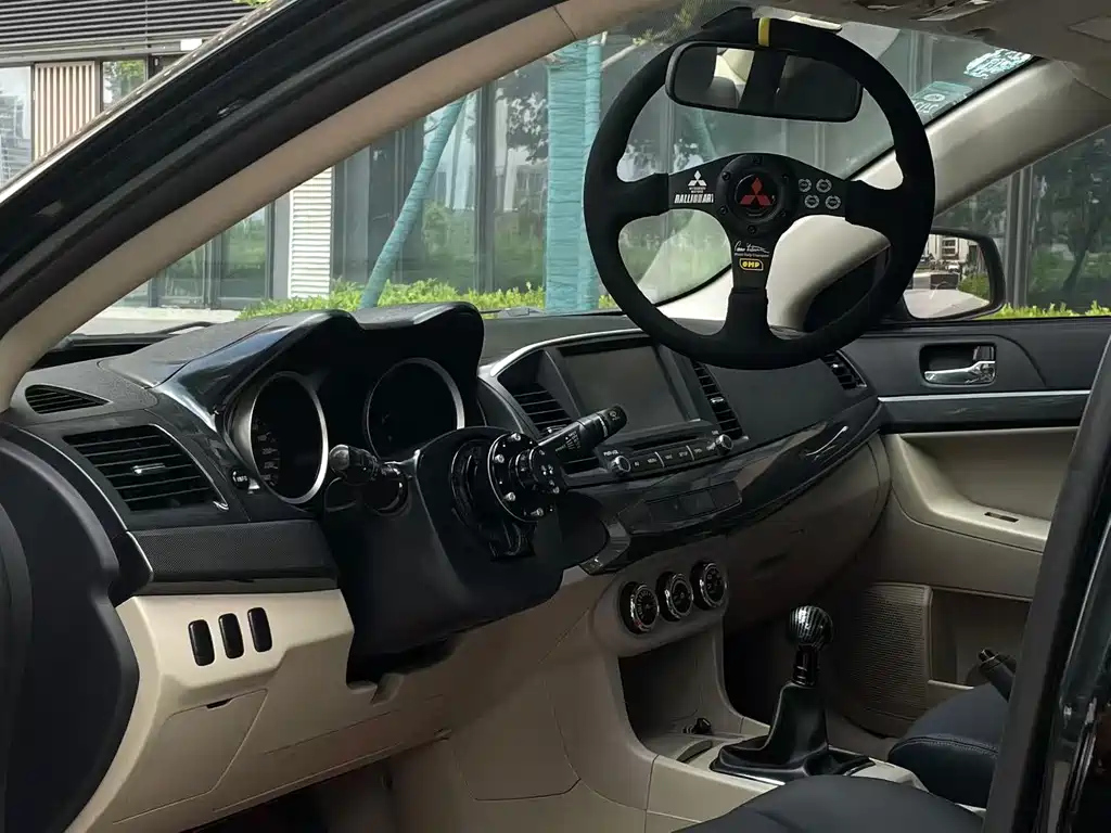 MITSUBISHI LANCER EX 2013