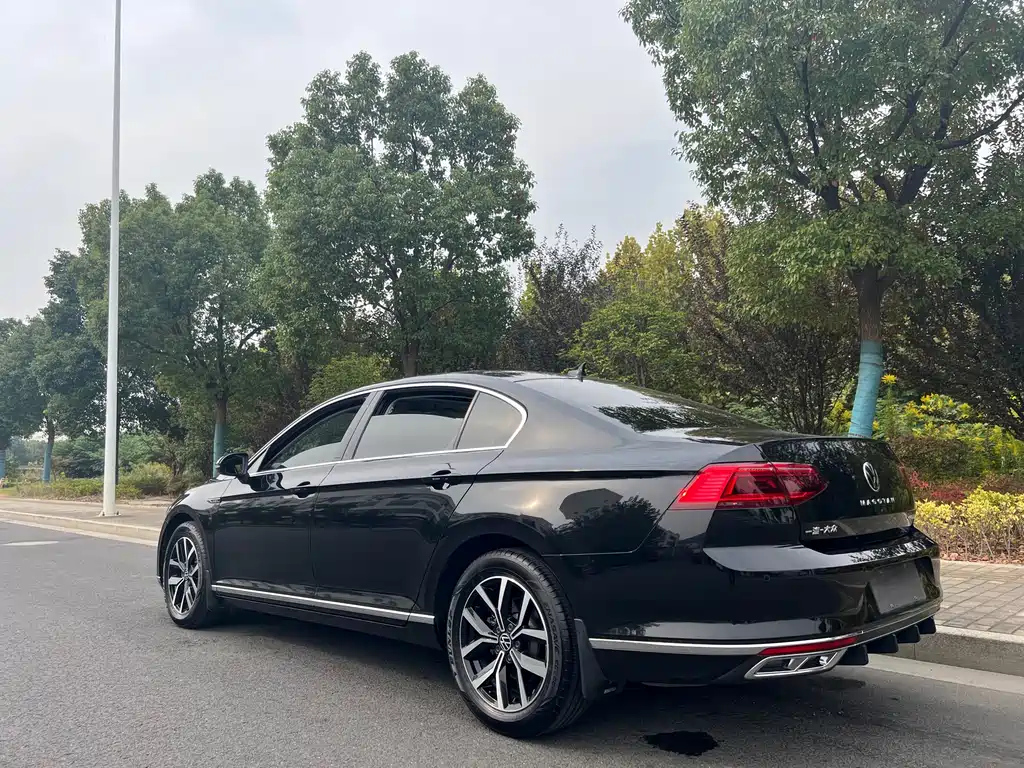 VOLKSWAGEN MAGOTAN 2022
