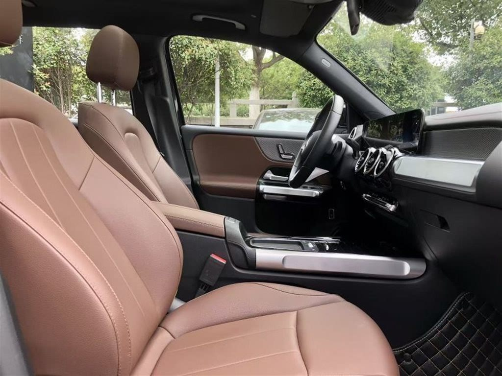 MERCEDES BENZ GLB 2024