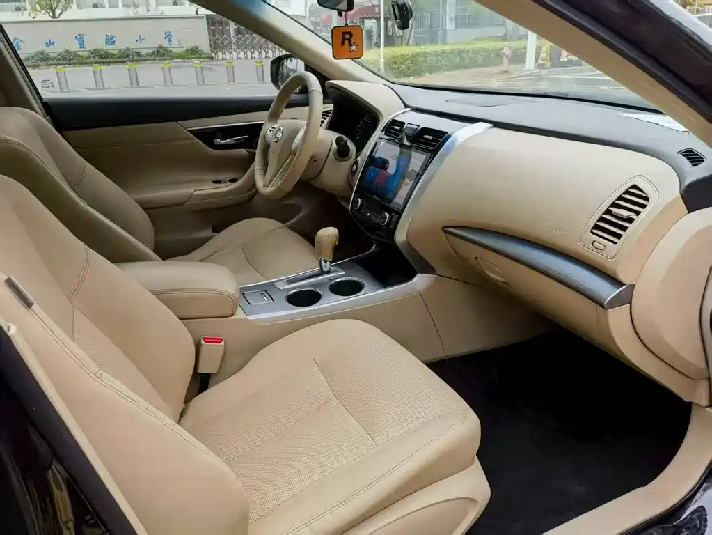 NISSAN TEANA 2017